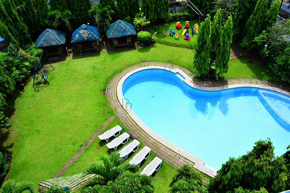 Days Hotel By Wyndham Batangas Dış mekan fotoğraf