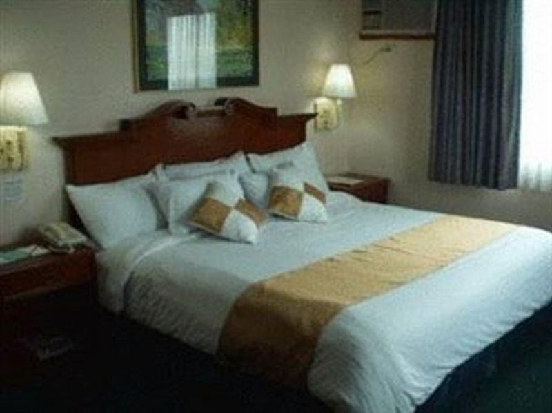 Days Hotel By Wyndham Batangas Dış mekan fotoğraf