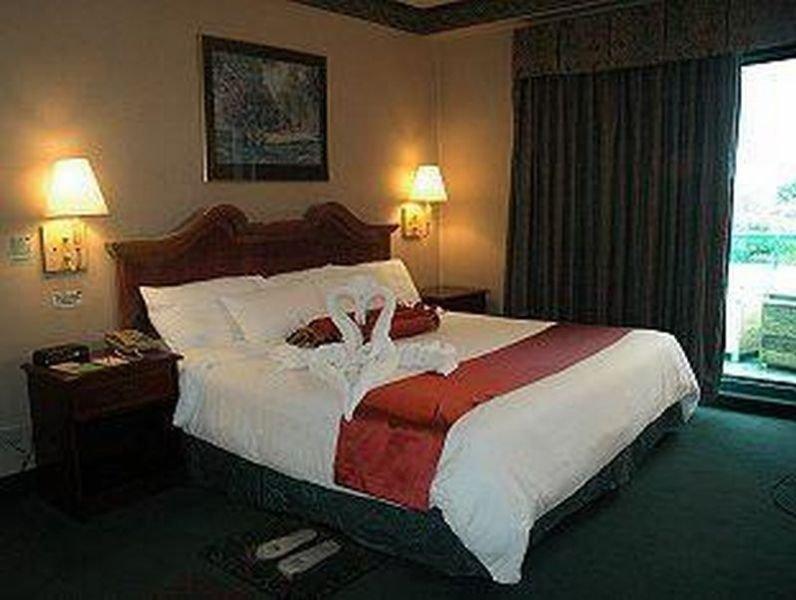 Days Hotel By Wyndham Batangas Dış mekan fotoğraf