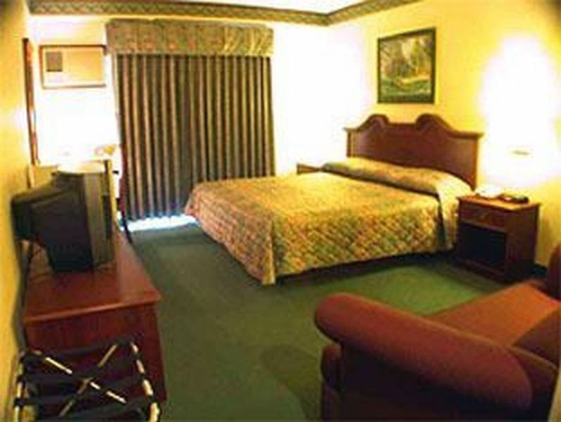 Days Hotel By Wyndham Batangas Oda fotoğraf