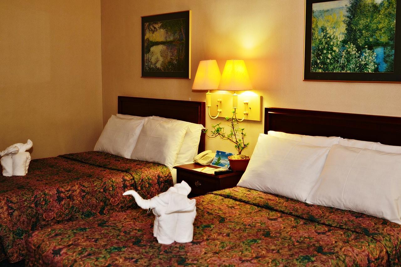 Days Hotel By Wyndham Batangas Dış mekan fotoğraf