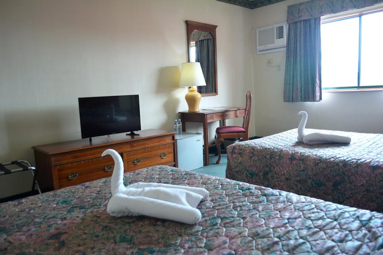 Days Hotel By Wyndham Batangas Dış mekan fotoğraf