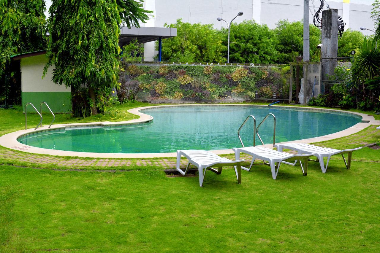 Days Hotel By Wyndham Batangas Dış mekan fotoğraf