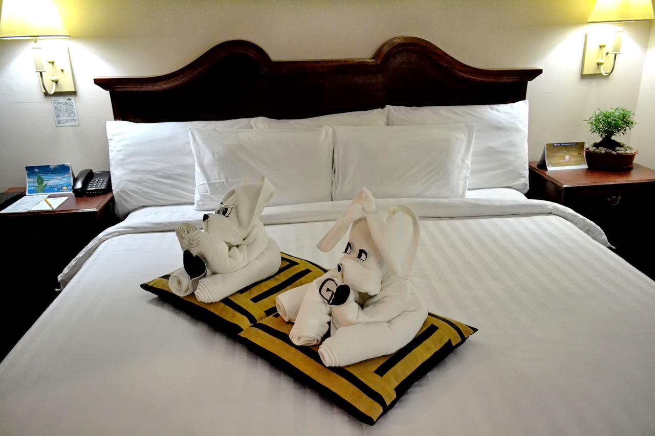 Days Hotel By Wyndham Batangas Dış mekan fotoğraf